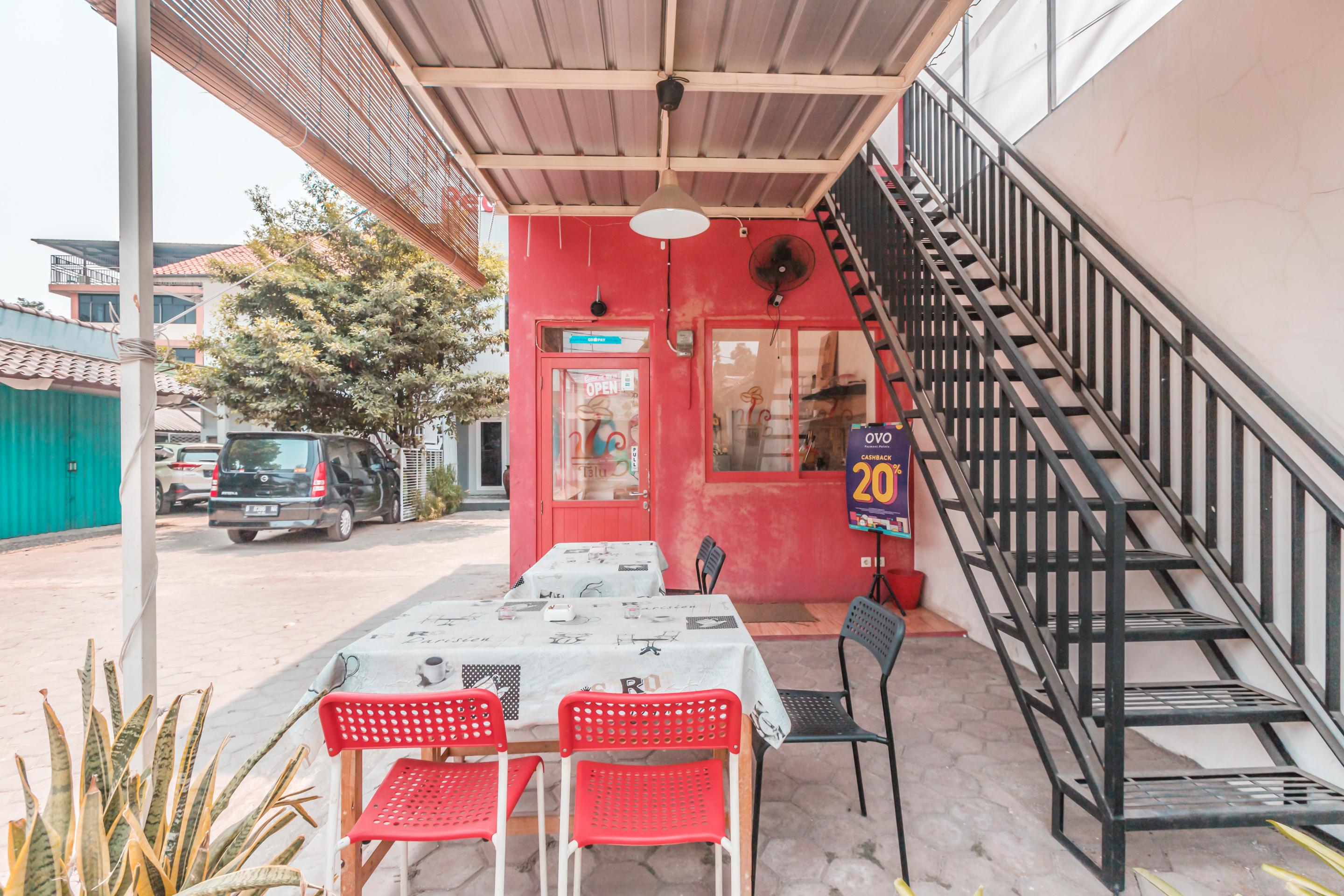 Oyo 1555 Unik Guesthouse Syariah Jacarta Exterior foto