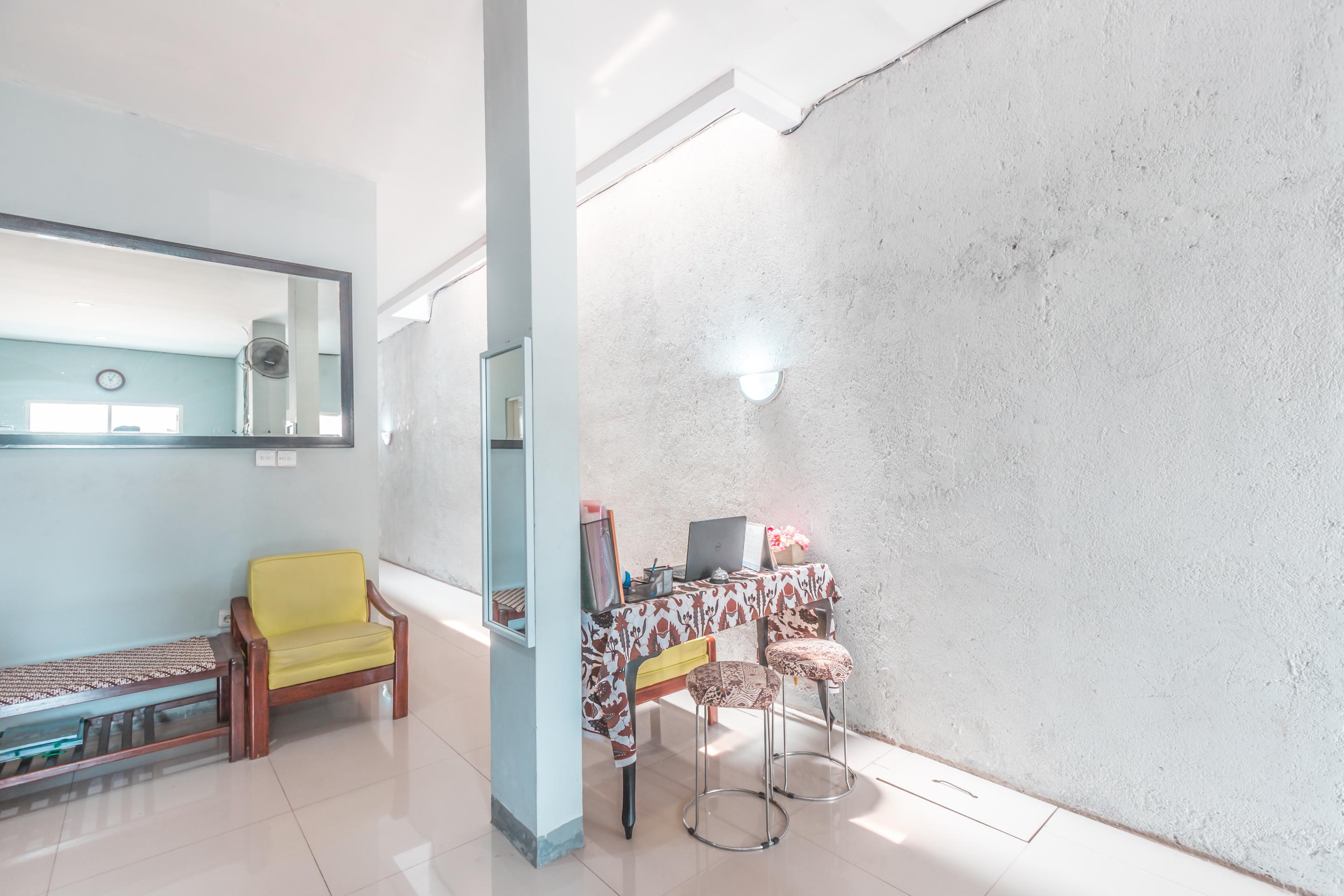 Oyo 1555 Unik Guesthouse Syariah Jacarta Exterior foto