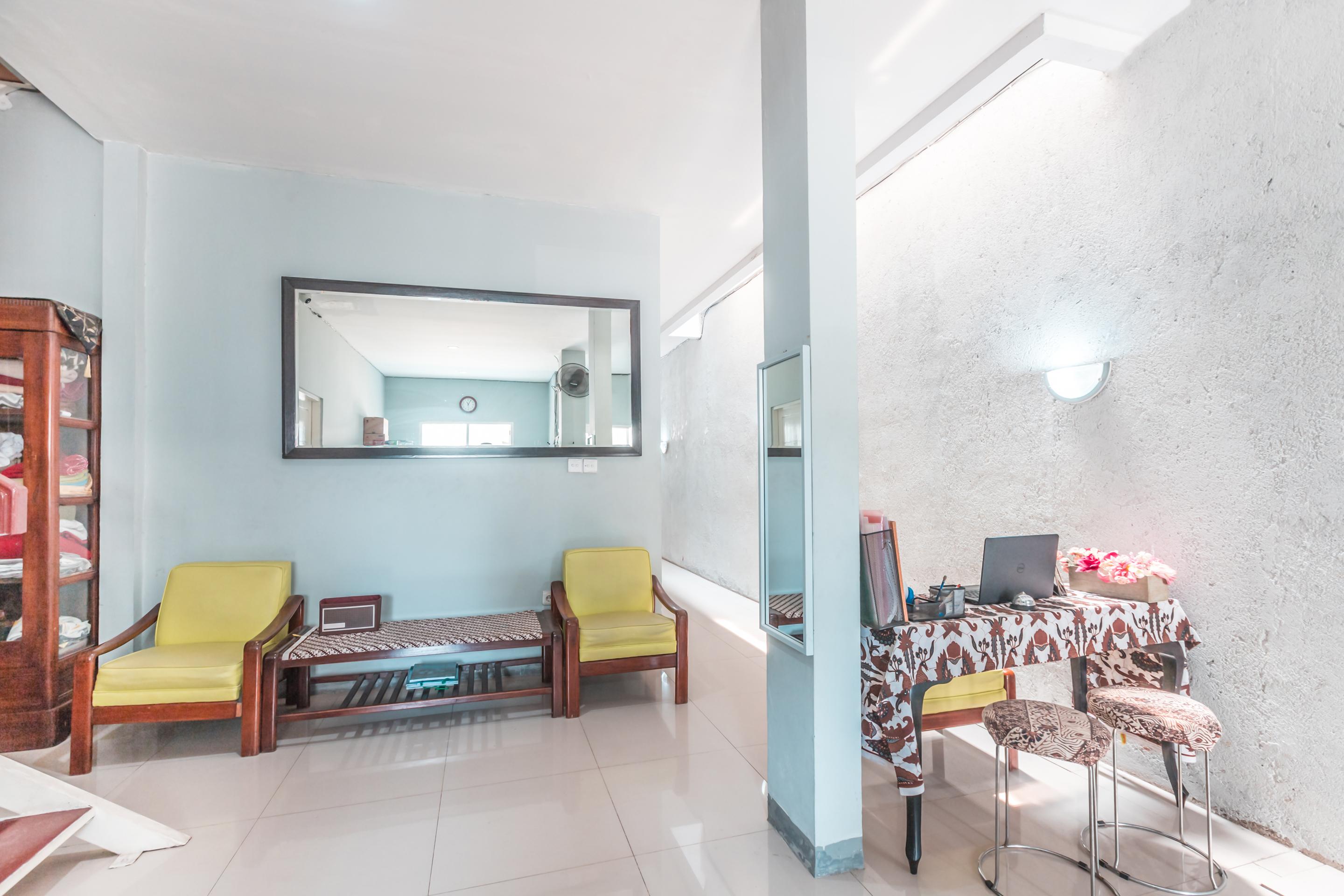 Oyo 1555 Unik Guesthouse Syariah Jacarta Exterior foto
